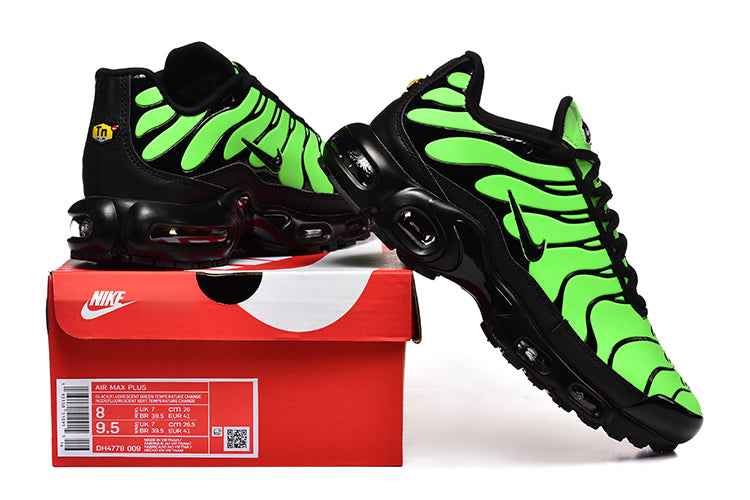 Nike Air Max Plus TN - Sneakito