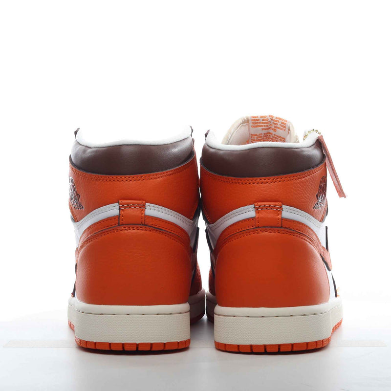 Nike Air Jordan 1 Retro High OG - Sneakito