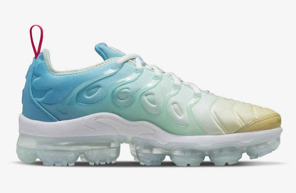 Nike Vapormax Plus Women Mint Foam/Metallic Silver - Sneakito