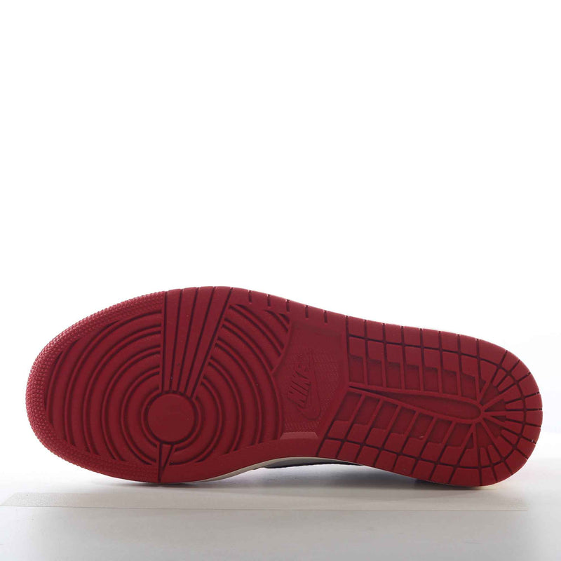Travis Scott x Air Jordan AJ1 Low OG - Sneakito