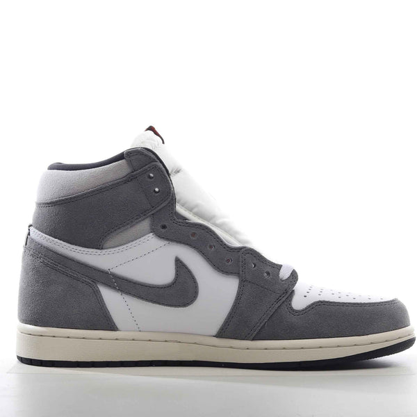 Nike Air Jordan 1 Retro OG - Sneakito