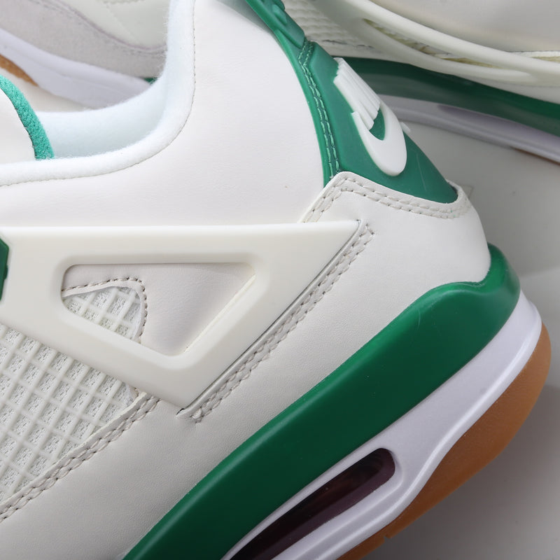 Nike SB x Jordan 4 Retro Pine Green - Sneakito