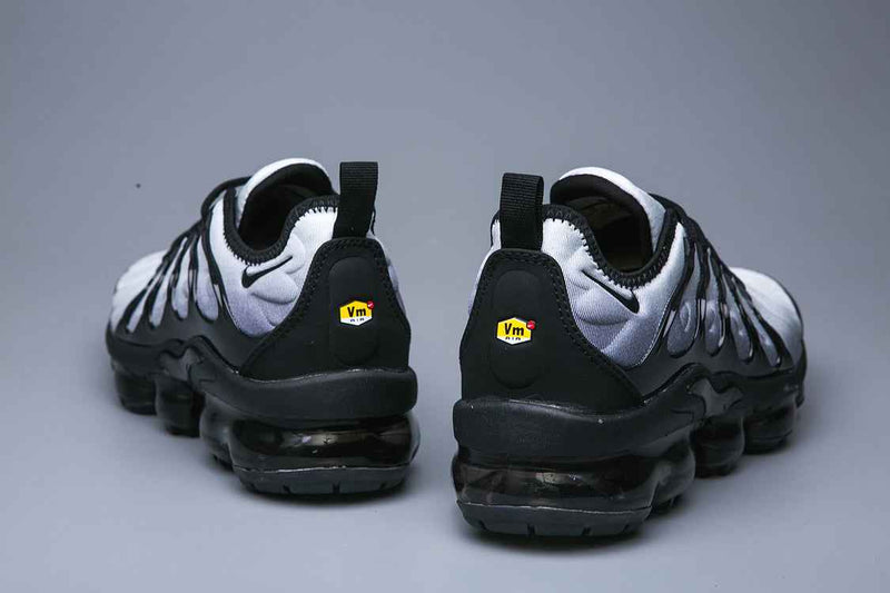 Nike Air Vapor-Max Plus - Sneakito