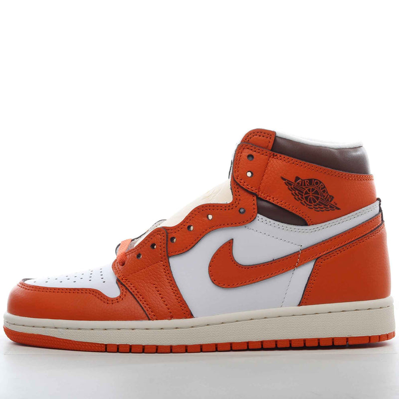 Nike Air Jordan 1 Retro High OG - Sneakito
