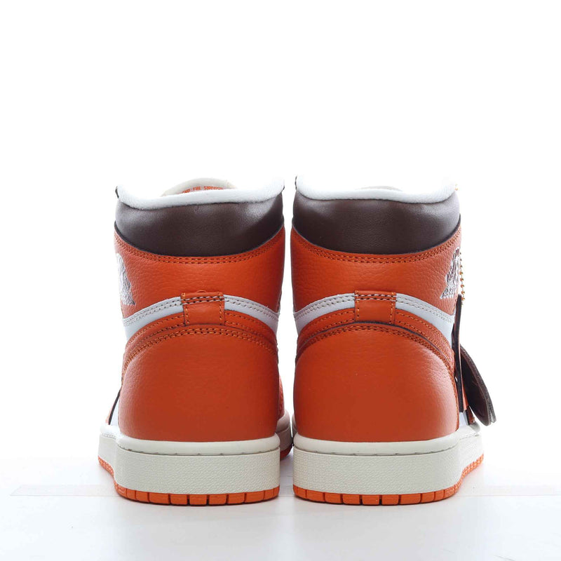 Nike Air Jordan 1 Retro High OG - Sneakito